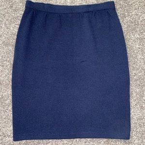 🛑SOLD🛑ST. JOHNS Basics Knit Skirt Navy Blue Long Size 8
